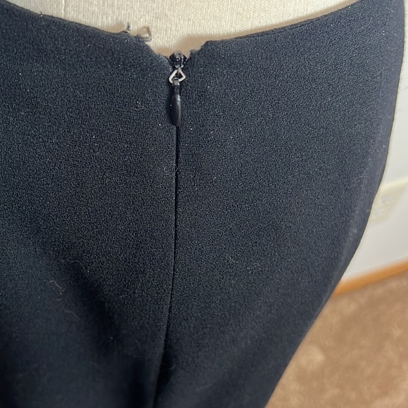 I tags Black Ellen Tracy fitted Skirt with back kick pleat size 8 see discript - Picture 7 of 11